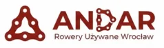 Logo firmy ANDAR Rowery Używane Wrocław z graficznym symbolem trójkąta wykonanym z ogniw łańcucha rowerowego
